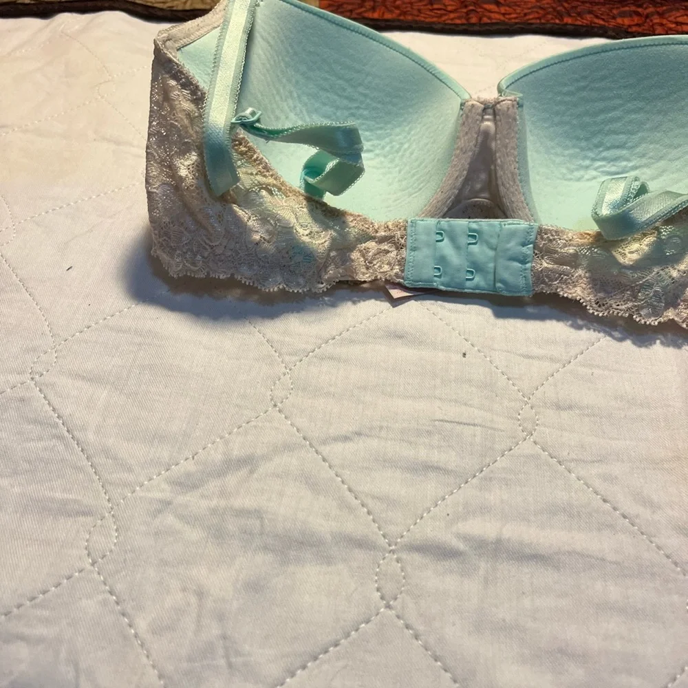 💥3/$13.00💥victoria secret Lace Bra 34DD - Picture 3 of 5